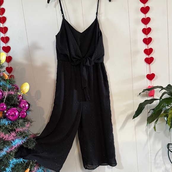 Elegant Black Jumpsuit - Picture 4 of 8